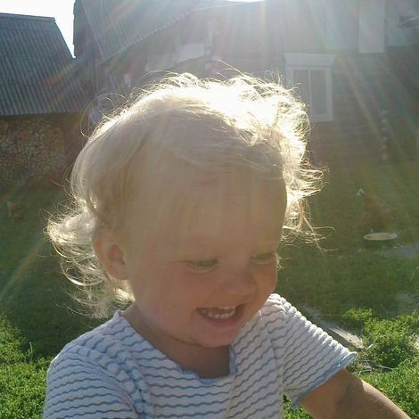 Самая солнечная улыбка - у Милены. Фото: Елена Скуэ, Красный Ясыл